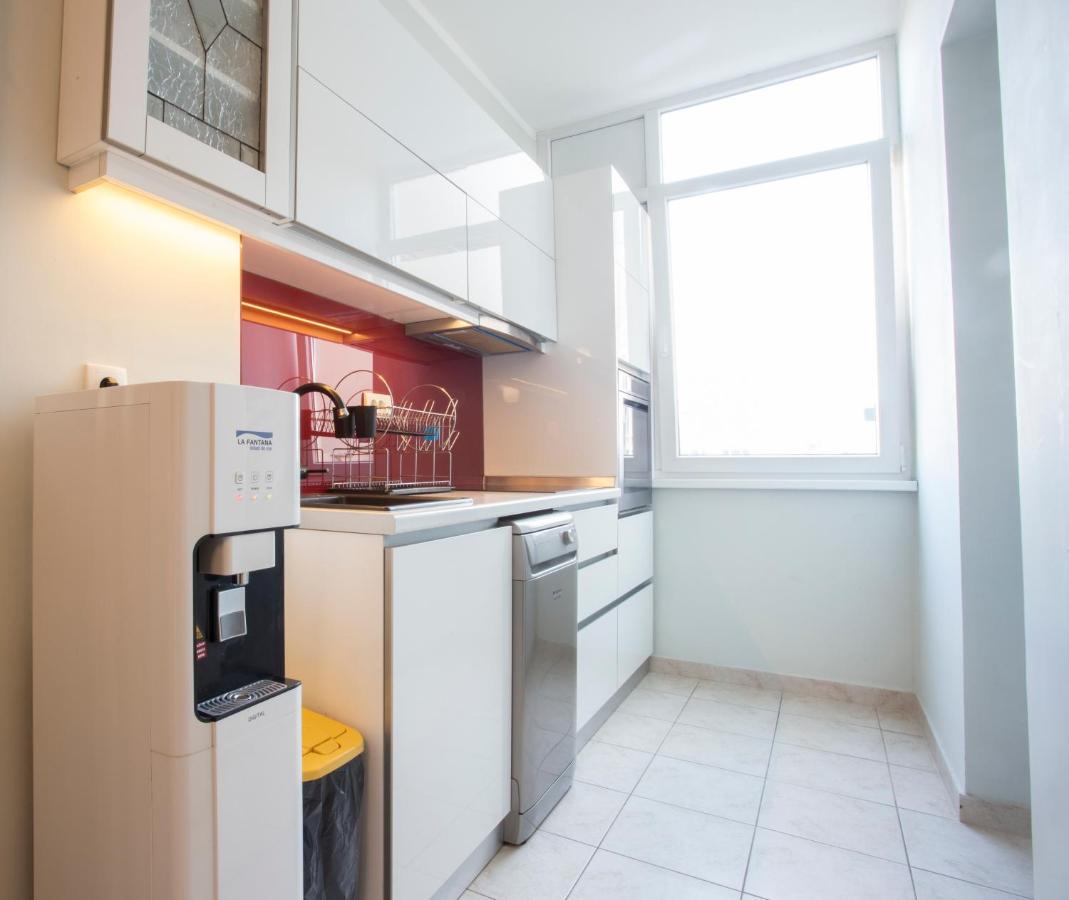 Central City Apartments Belgrado Esterno foto