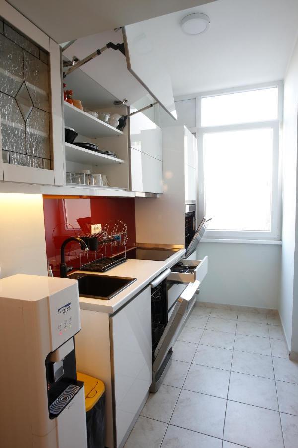 Central City Apartments Belgrado Esterno foto